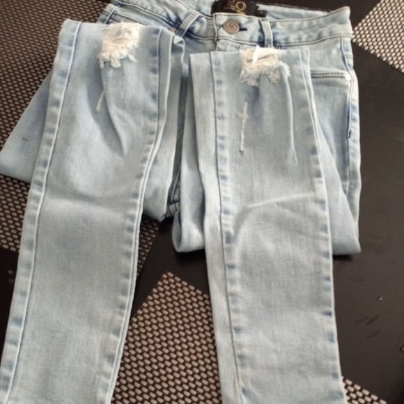 Jeans - Picture 2 of 5